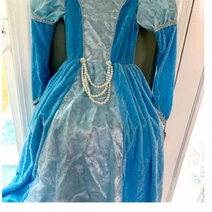 Girls Cinderella Costume Set Size 4-5 Winter Blue Dress & Fur Lined Hooded Cape